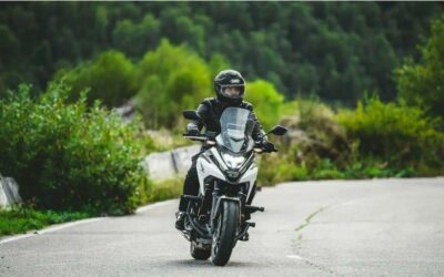 Saisonstart: Warum Biker ihr Unfallrisiko absichern sollten